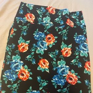 EUC L lularoe pencil skirt